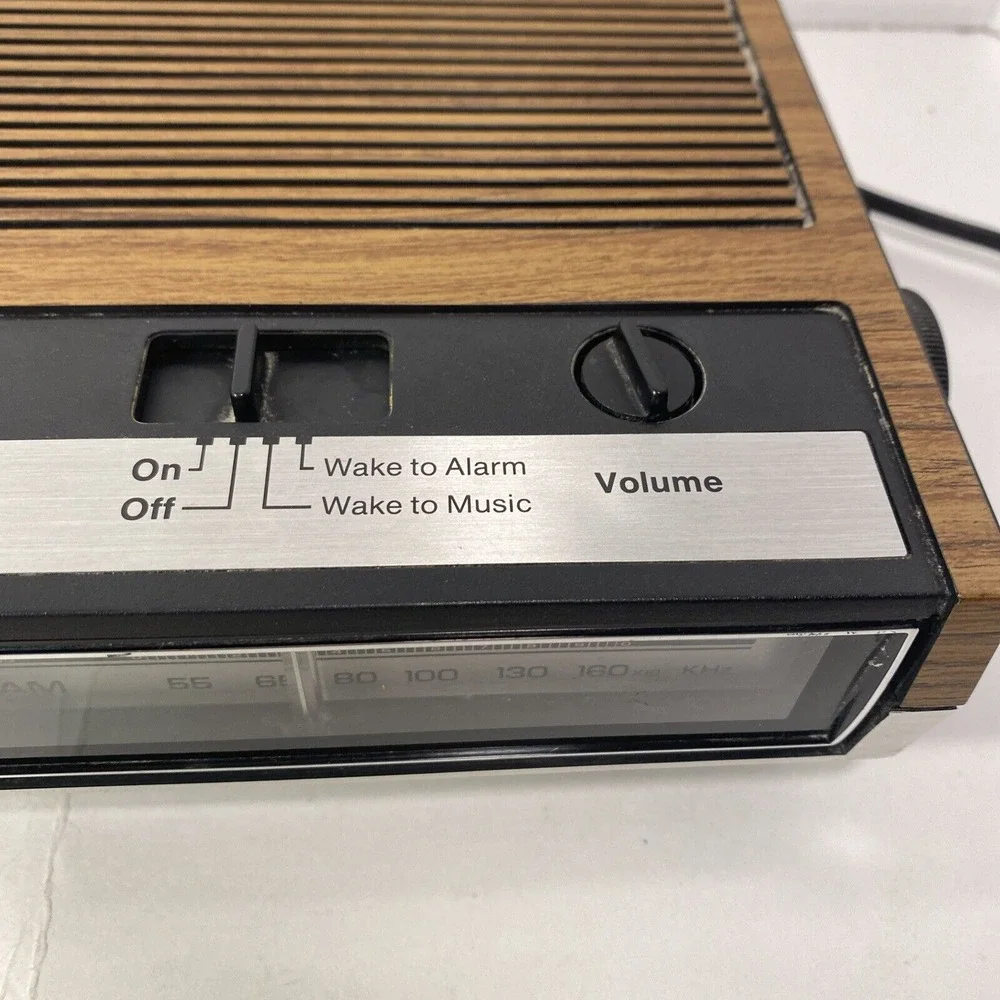 GE 7-4633D Alarm Clock AM FM‎ Radio Battery Backup Wood Grain Works With Crackle